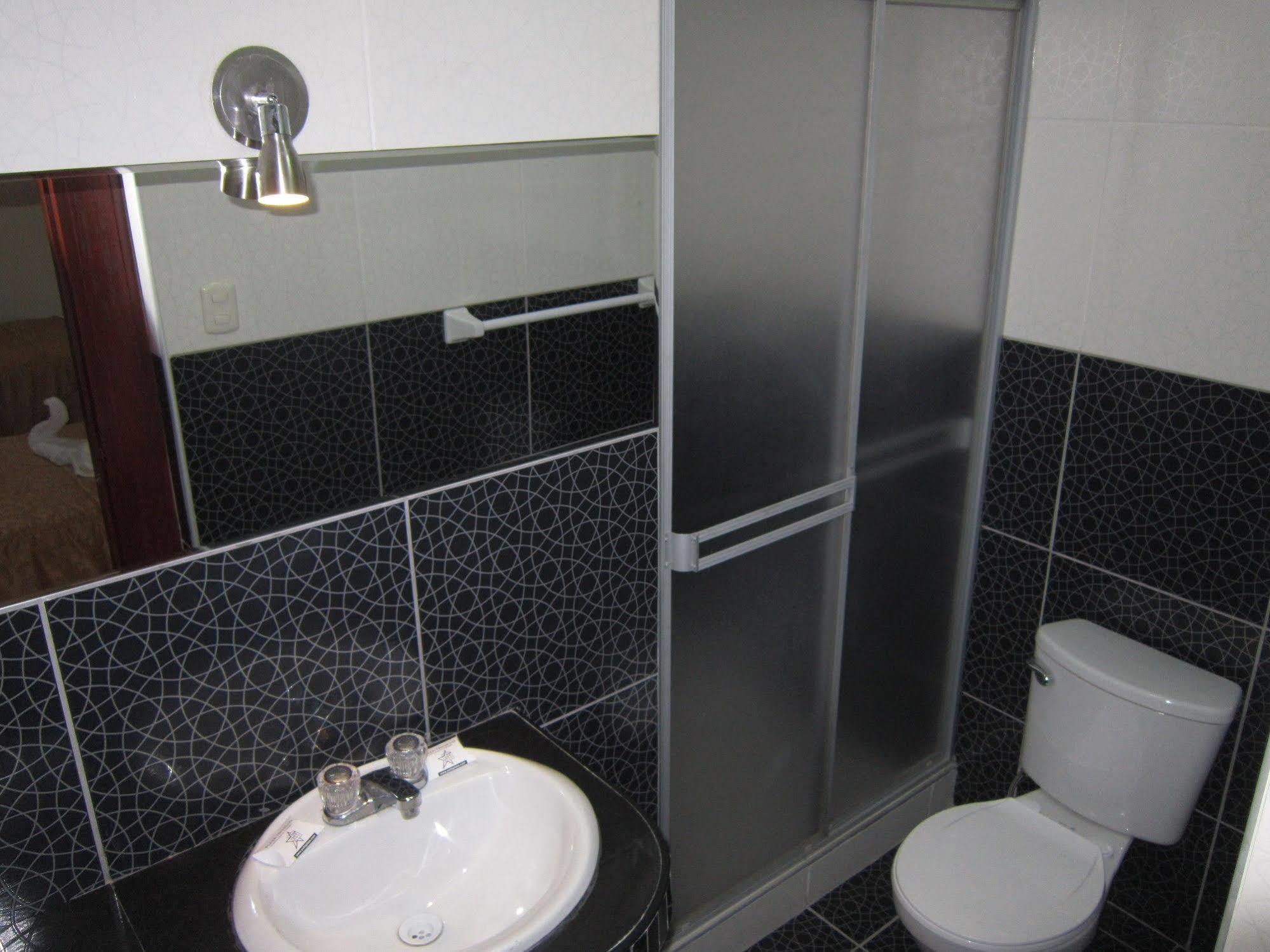 Hotel Suite Plaza Trujillo Zewnętrze zdjęcie