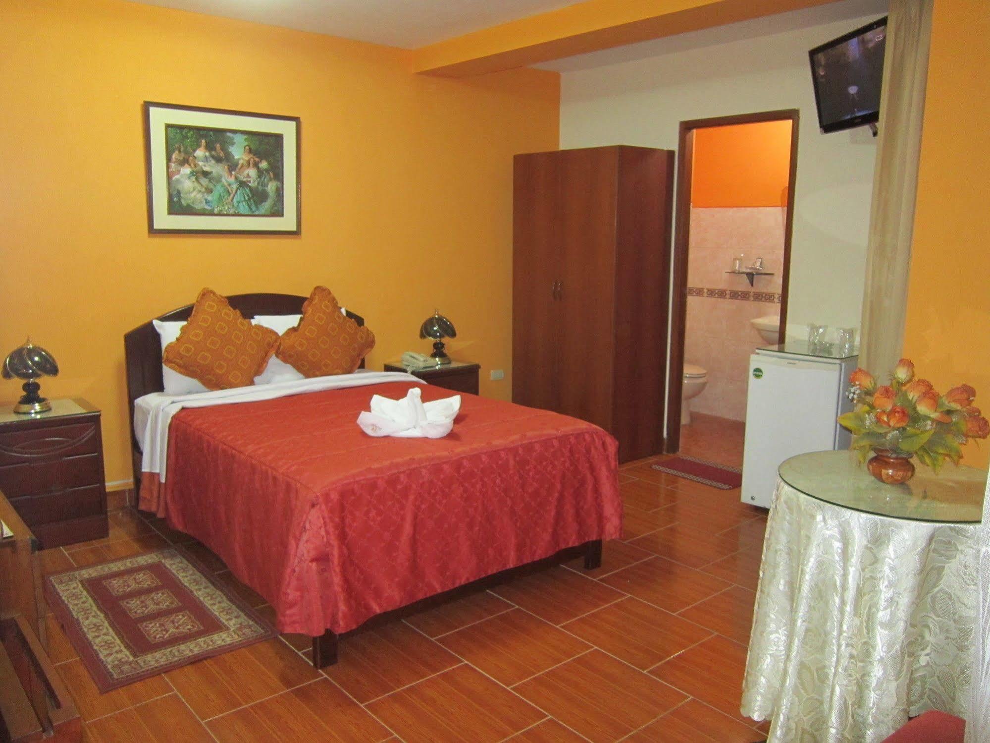 Hotel Suite Plaza Trujillo Zewnętrze zdjęcie