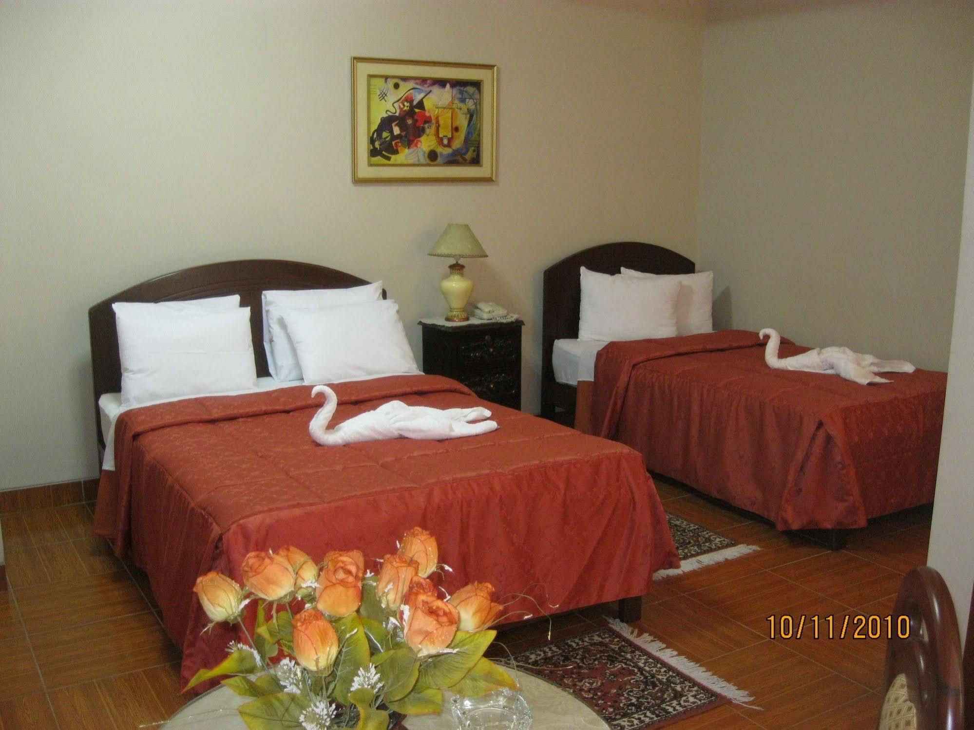 Hotel Suite Plaza Trujillo Zewnętrze zdjęcie