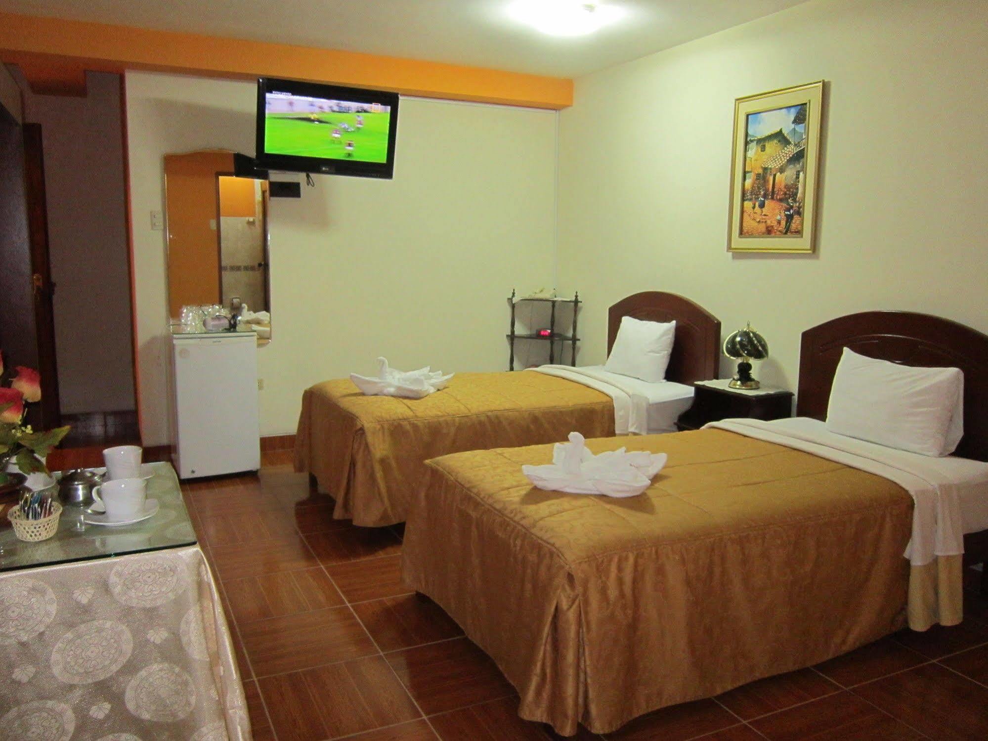Hotel Suite Plaza Trujillo Zewnętrze zdjęcie