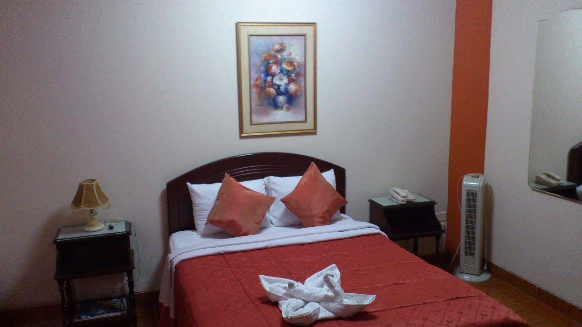 Hotel Suite Plaza Trujillo Zewnętrze zdjęcie